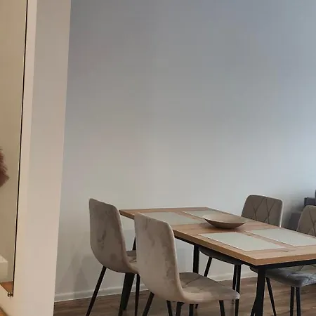Tyniecka Apartment *